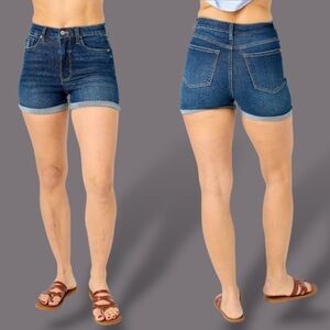 Blumind Women's Dark Wash Denim Regular Waist Cuffed Shorts